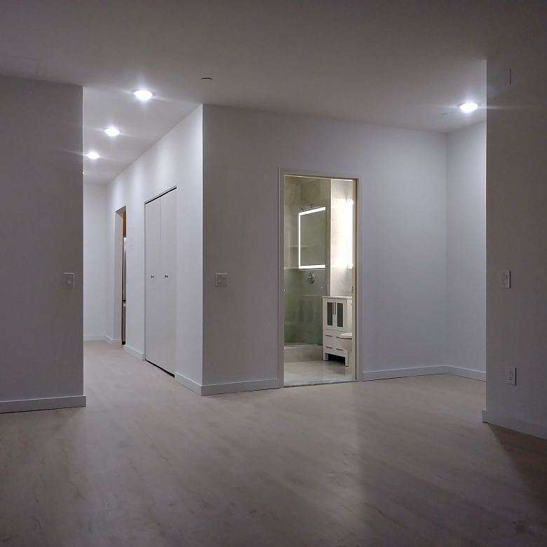 THESQUARE.NYC residential project photograph 17
